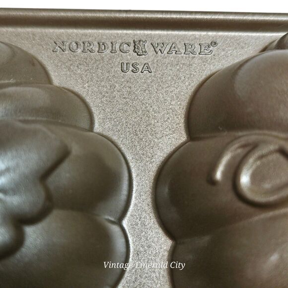 Williams Sonoma Pumpkin Patch Pan Nordic Ware Cake Molds Thanksgiving Non-Stick - Picture 10 of 13